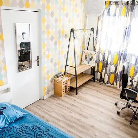 Superbe Chambre Dans Colocation בית אירוח טור